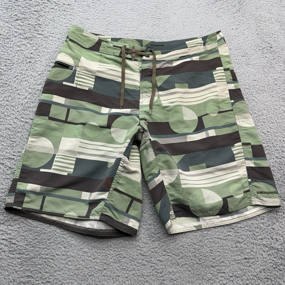 Patagonia Wavefarer Board Shorts Mens 36 Tiki Tactical Green Geometric 9" Inseam